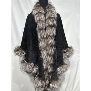 Charcoal alpaca / llama cape w/ Silver fox trim (102086)
